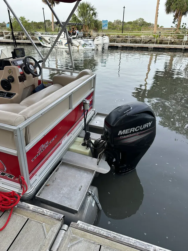 Rent a SUN TRACKER BY TRACKER MARINE pontoon in Palm Coast, FL near me