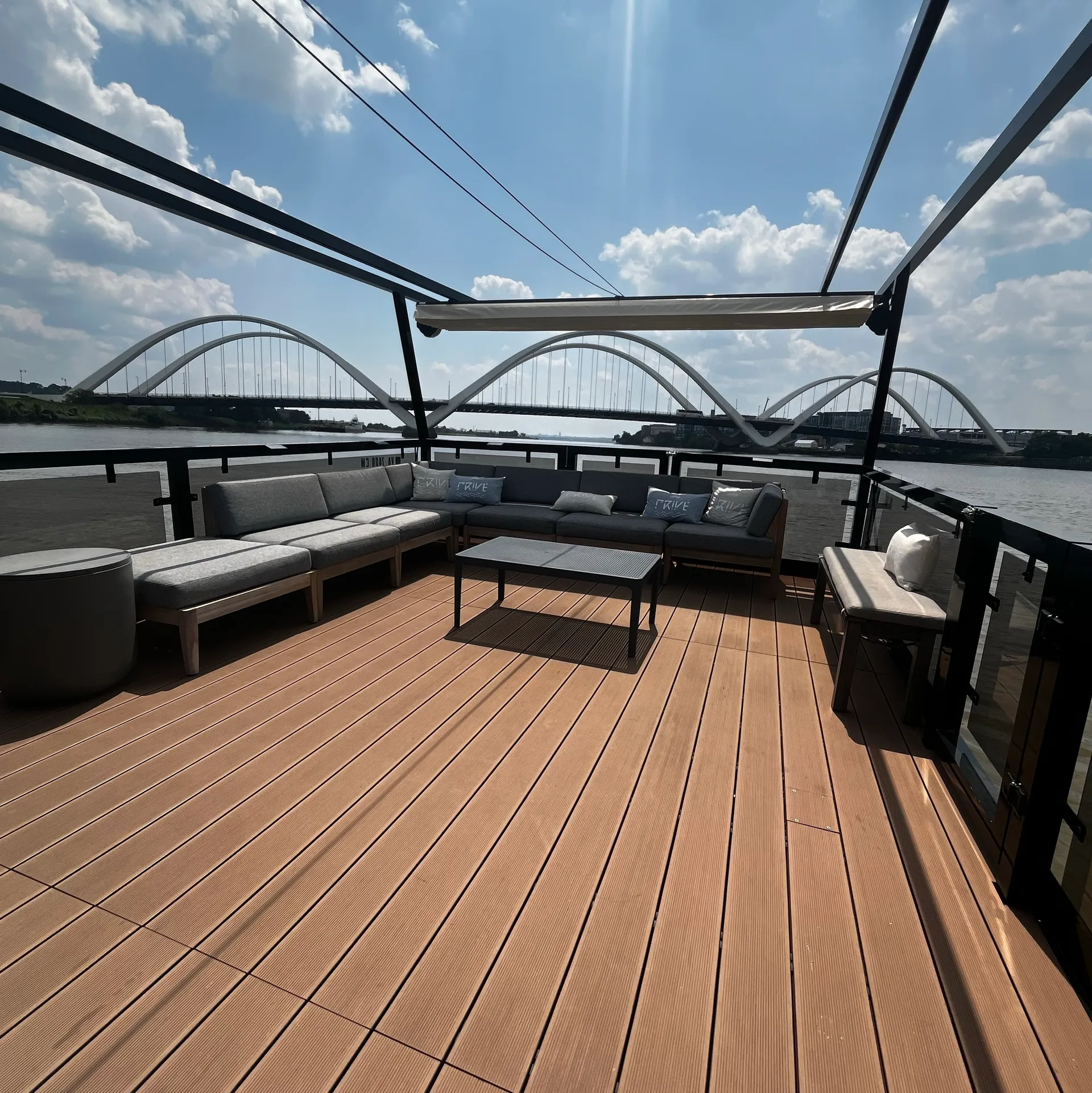 New Privé DC largest pontoon boat