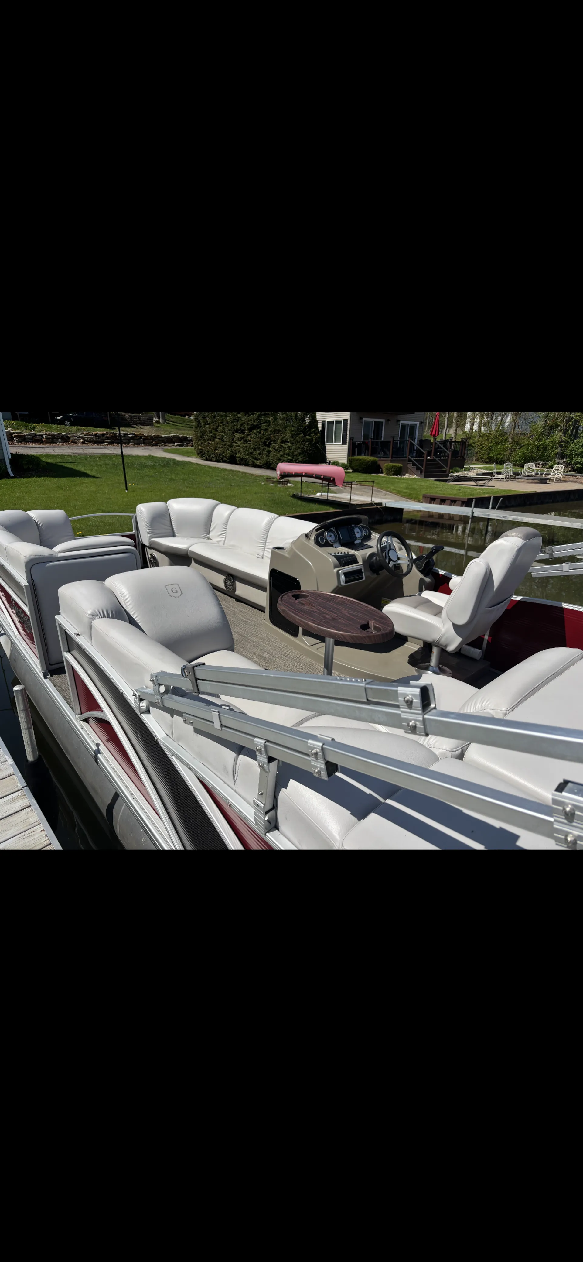 GODFREY MARINE SWEETWATER 220 in Pleasant Lake, MI — photo 4