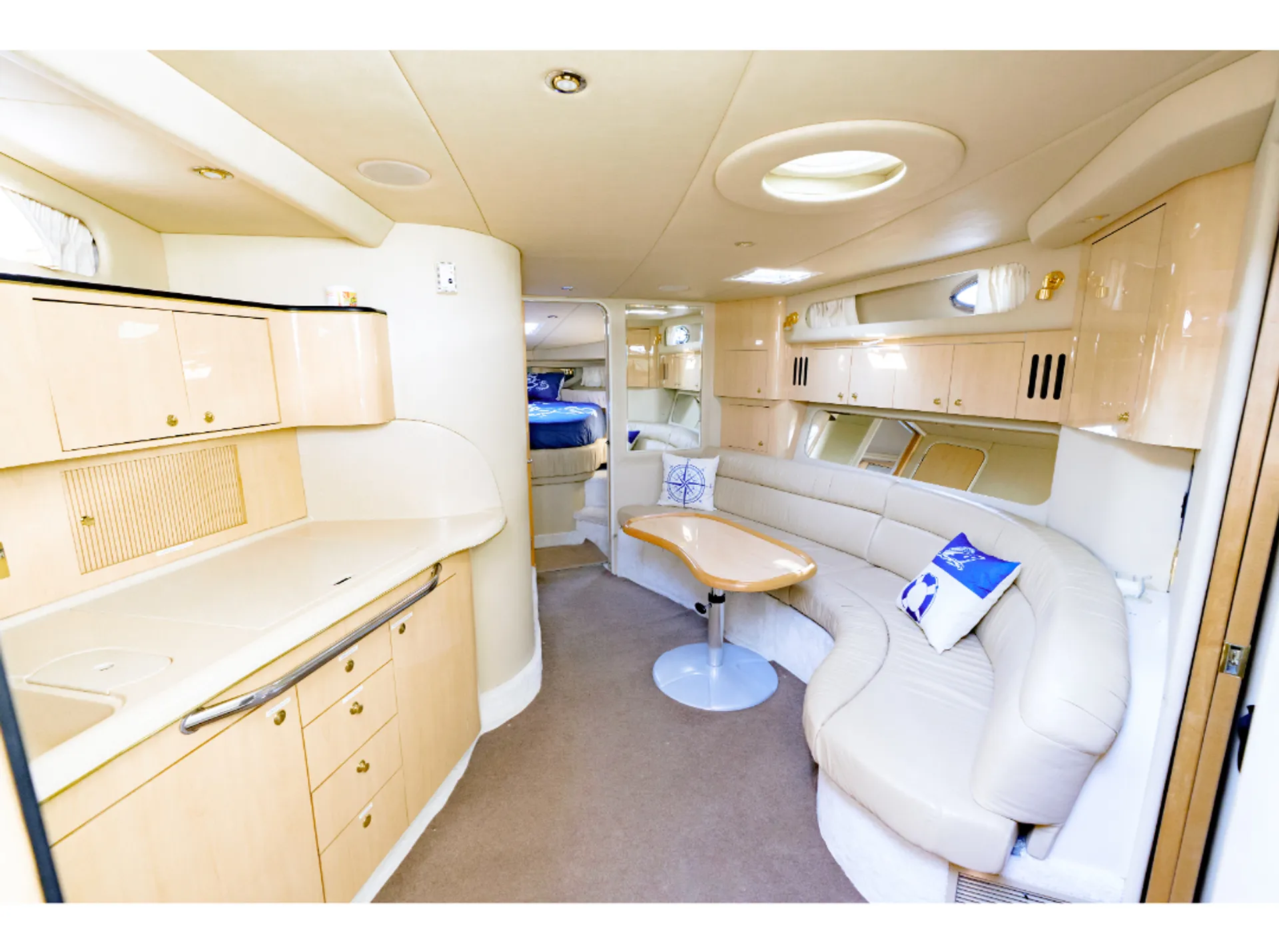 Sea Ray Sundancer 46ft – Chicago Yacht Rental & Playpen Cruise