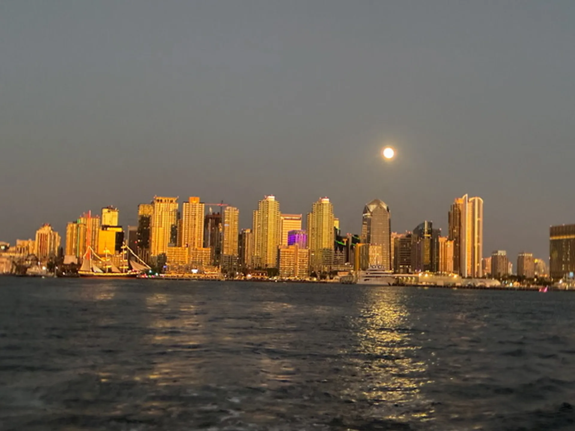 Relaxing Cruises on the Bay and Coast