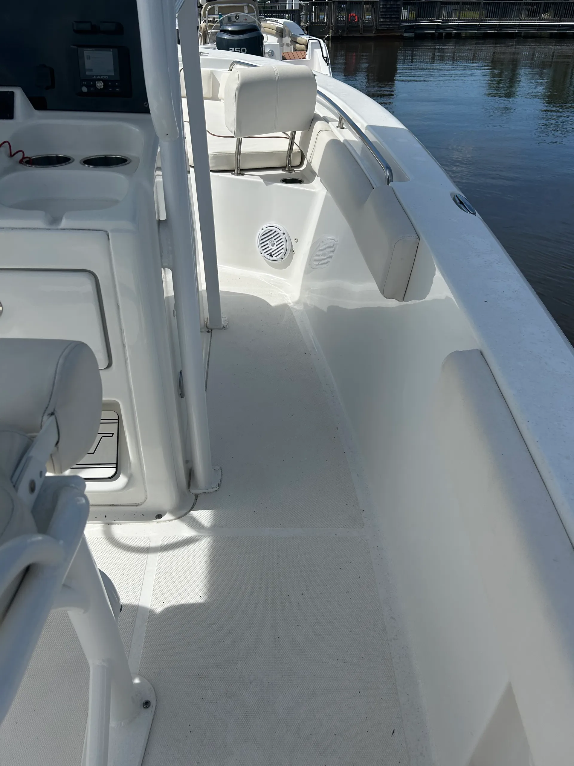 22ft Sea Hunt Ultra center console – Explore Charleston by Water
