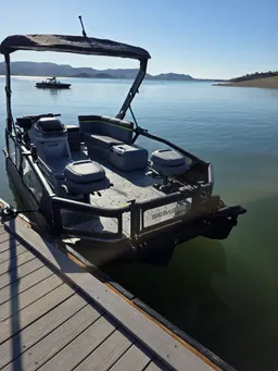 Sea-Doo Switch Fish 18' – $60 an Hour Rental boat photo