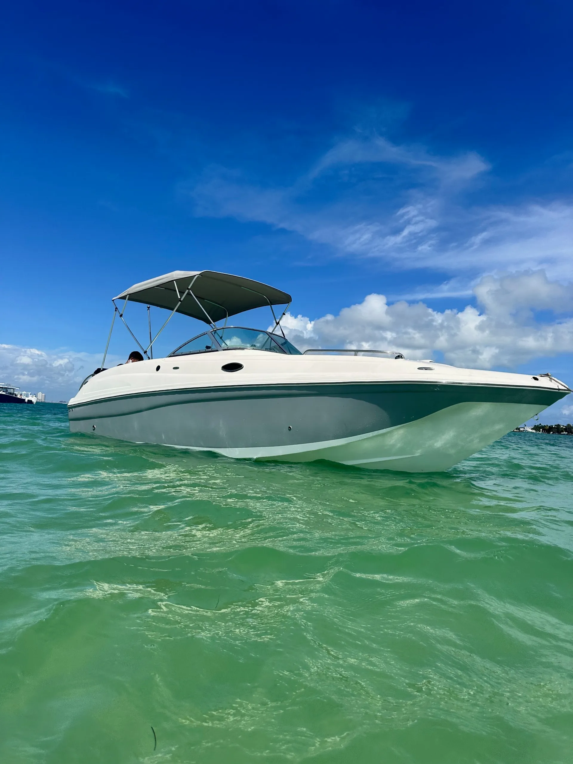 HURRICANE BOATS SD 260 in Miami, FL