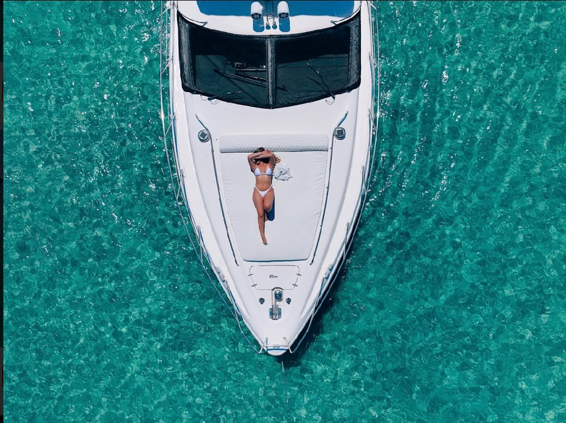 FREE HOUR!!! Beautiful 48' Flybridge Yacht 🛥️🍾 NO HIDDEN FEES!