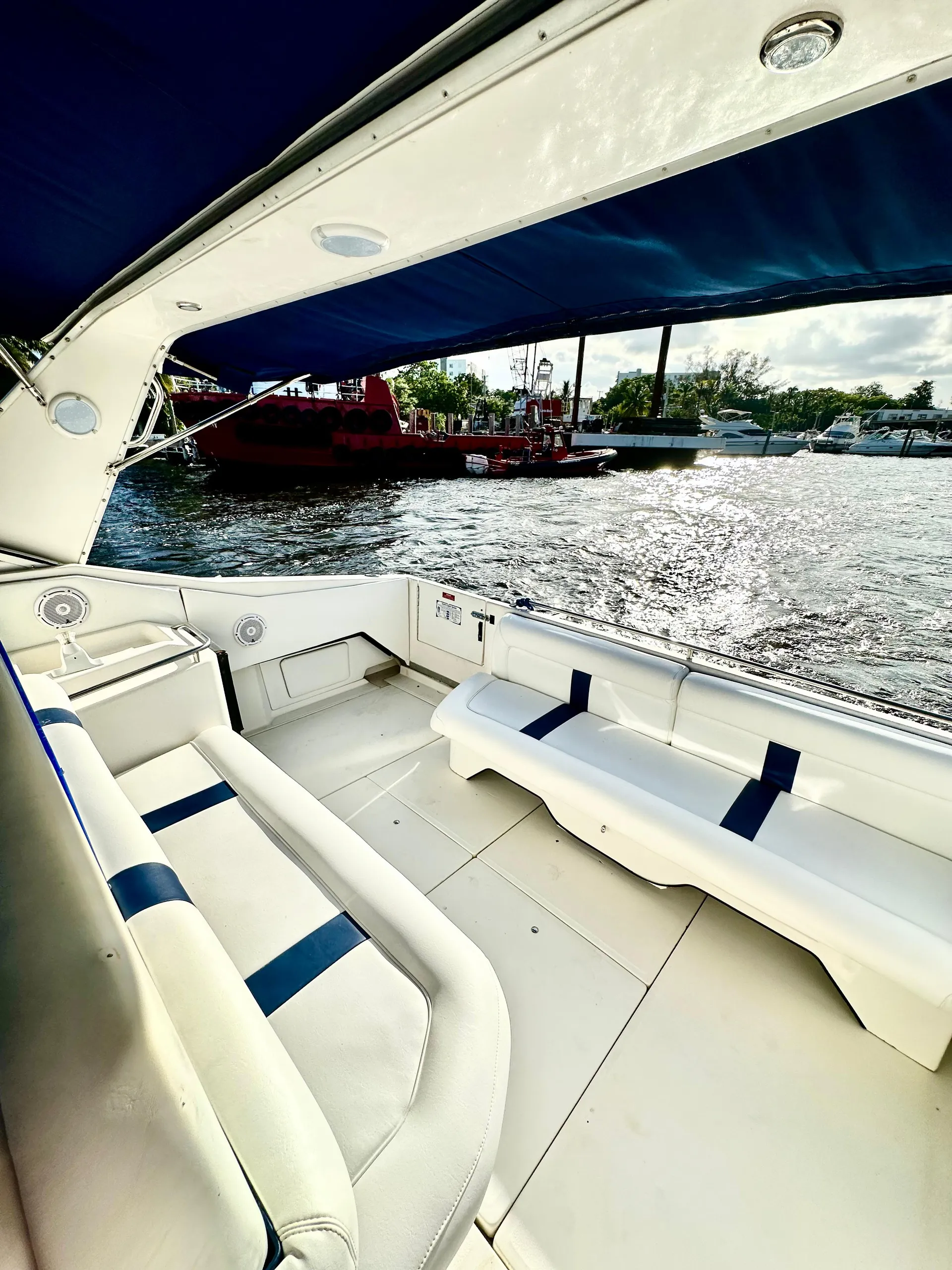 SEA RAY BOATS 370 in Miami, FL — photo 4