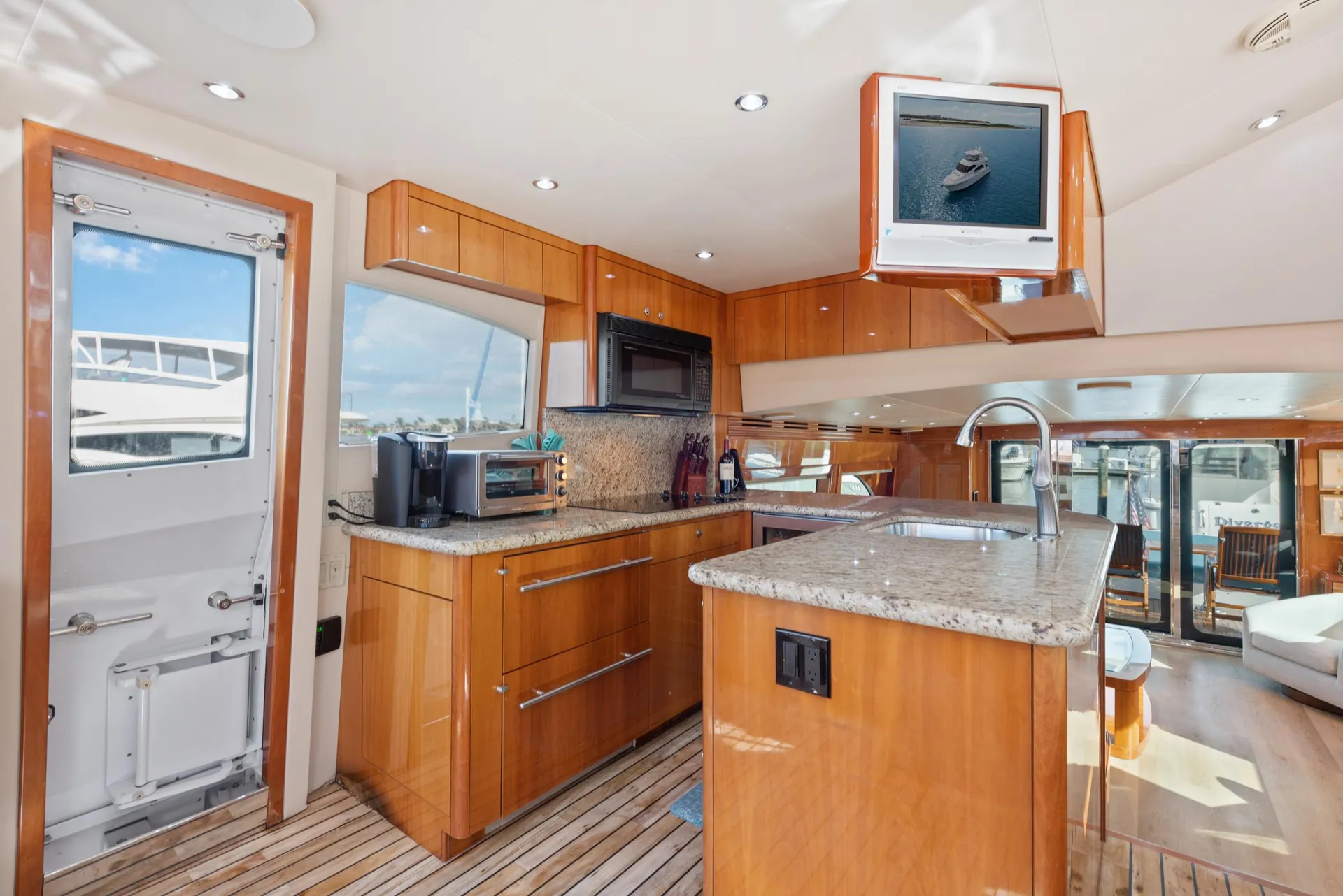 64-foot Luxury Motor Yacht - Captain, Crew and Fuel included in price!