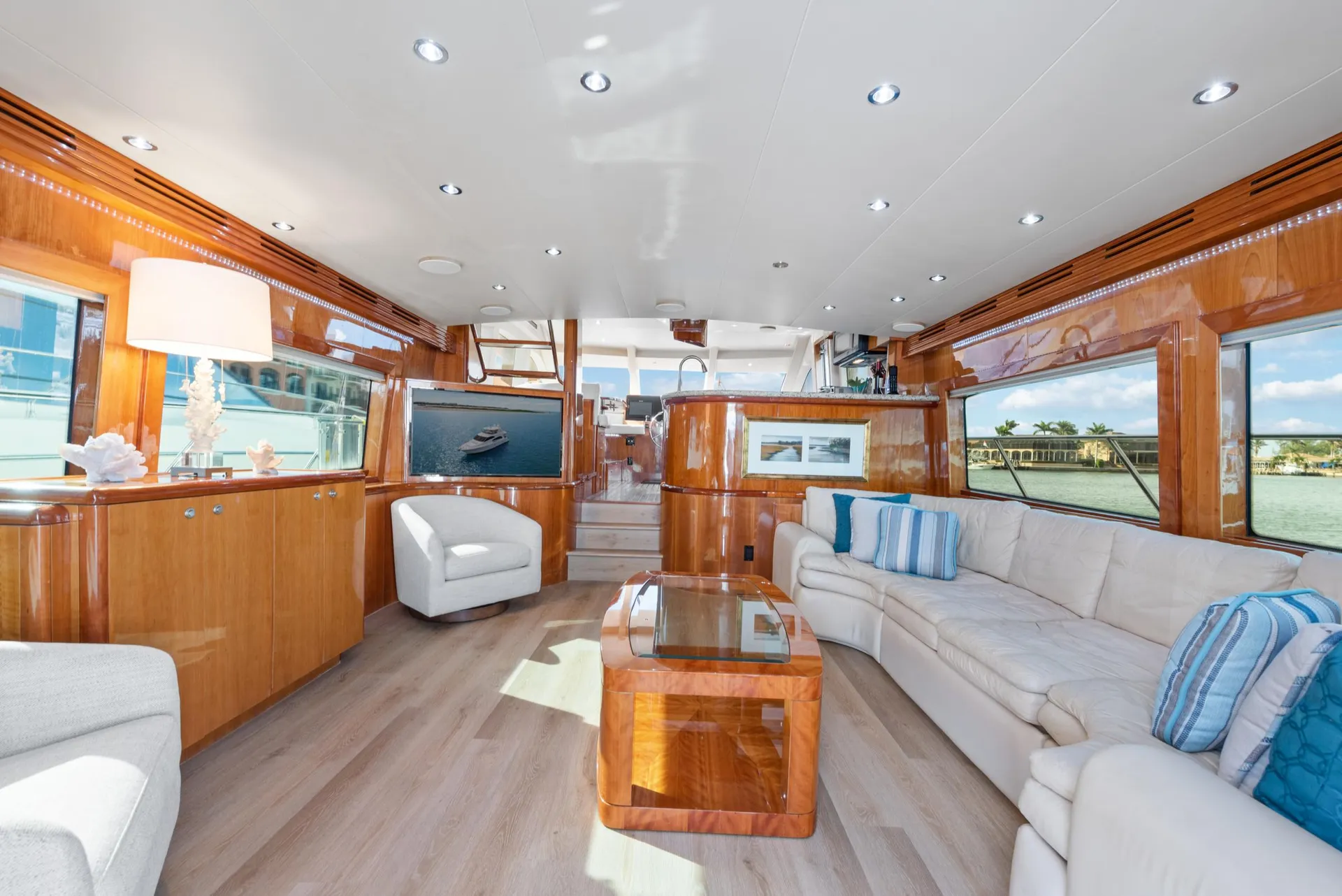 64-foot Luxury Motor Yacht - Captain, Crew and Fuel included in price!