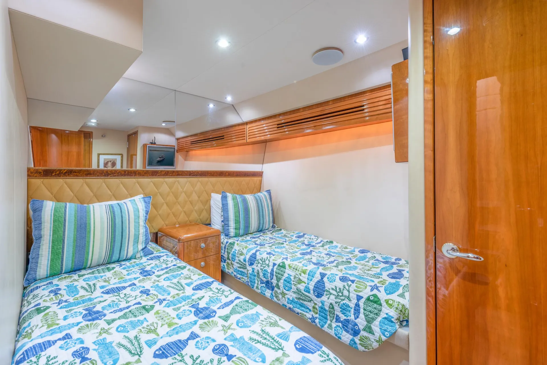 64-foot Luxury Motor Yacht - Captain, Crew and Fuel included in price!