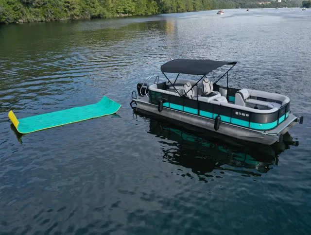 Rent a ENCORE BENTLEY pontoon in Austin, TX near me