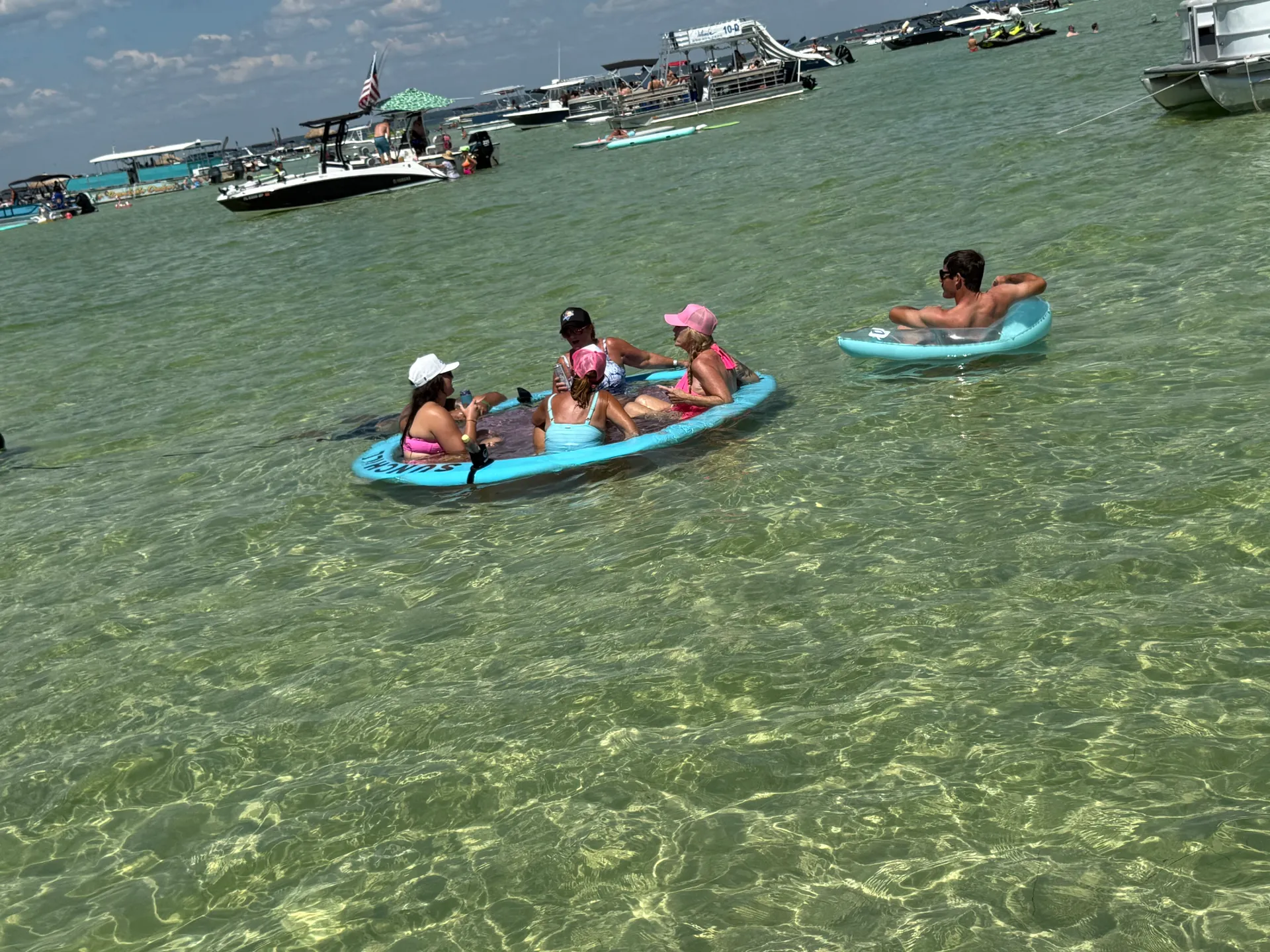 25’ Sea Ray 250 SDX Where Luxury and Performance Meet 