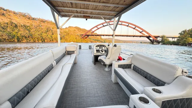 Rent a PLAYCRAFT BOATS pontoon in Austin, TX near me