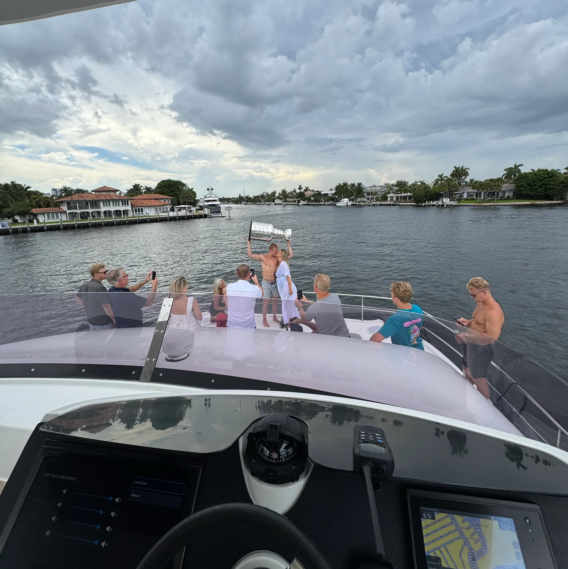 **SUMMER RATES* Luxury Power Catamaran FUEL, CAPTAIN AND STEW INCLUDED