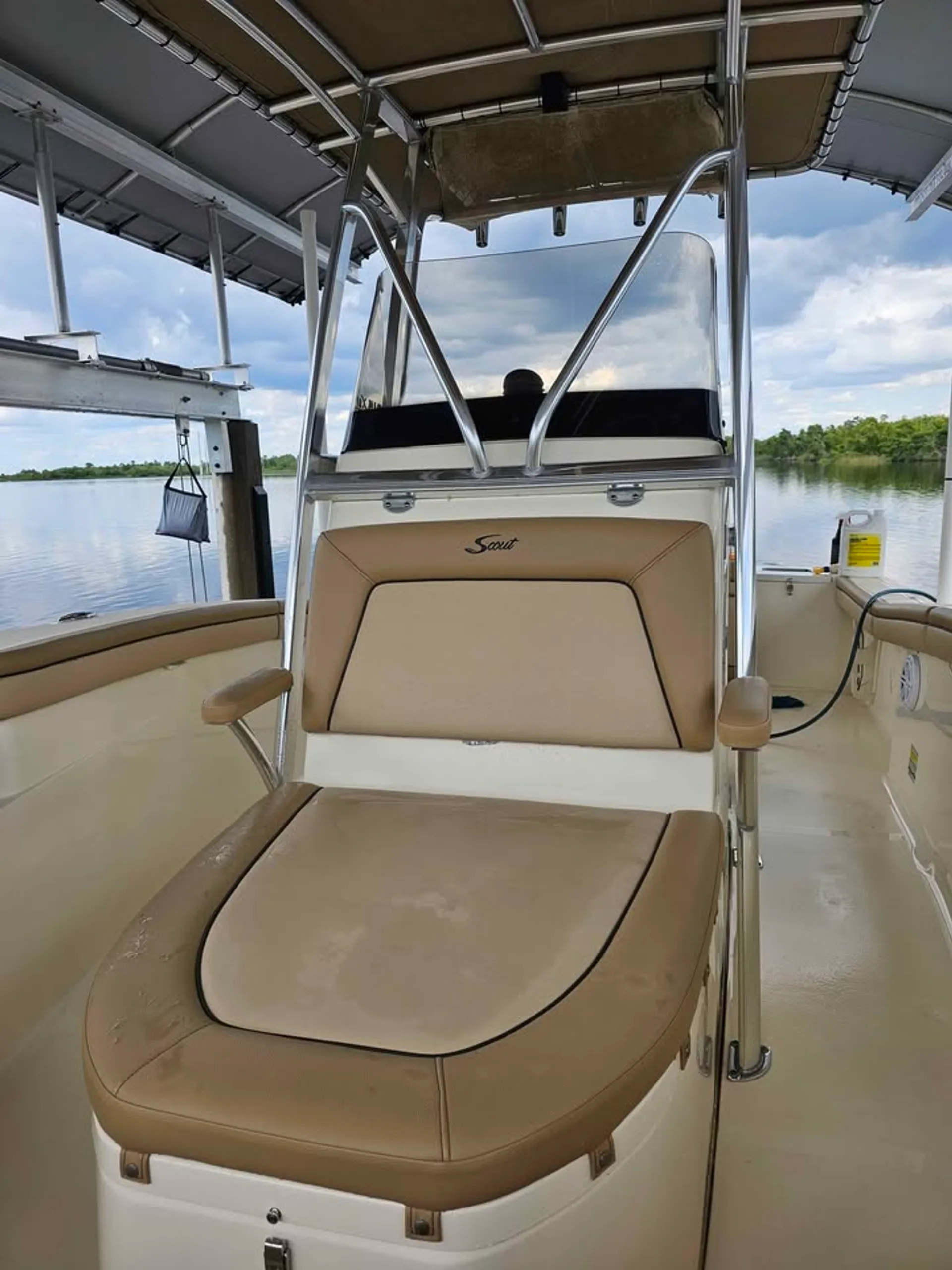 2018 Scout 215 XSF – 300HP Mercury, Luxury &amp; Fun on the Water