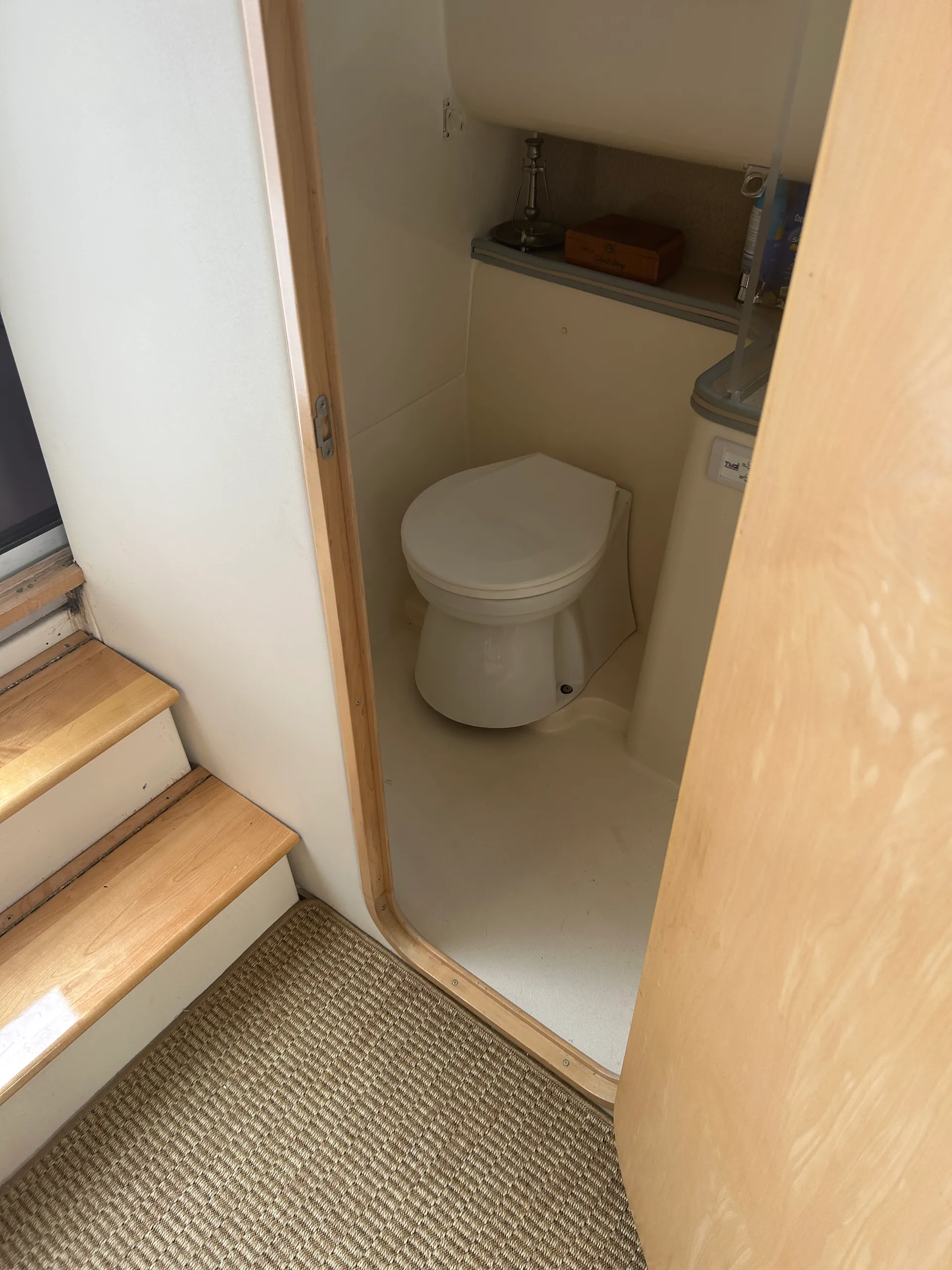 Carver Yacht for charter on Lake Lanier - special requests accomodated