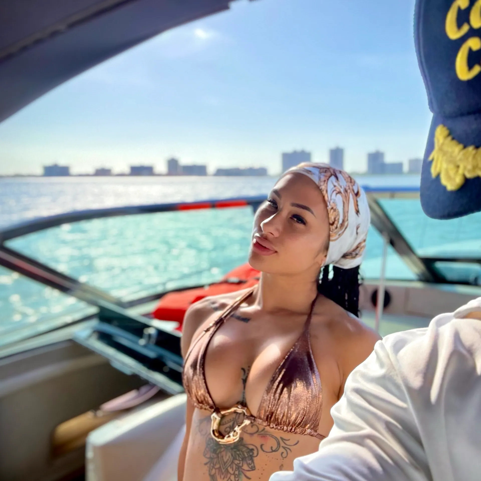 Yacht Rental Succulenta Rosé Captian Included