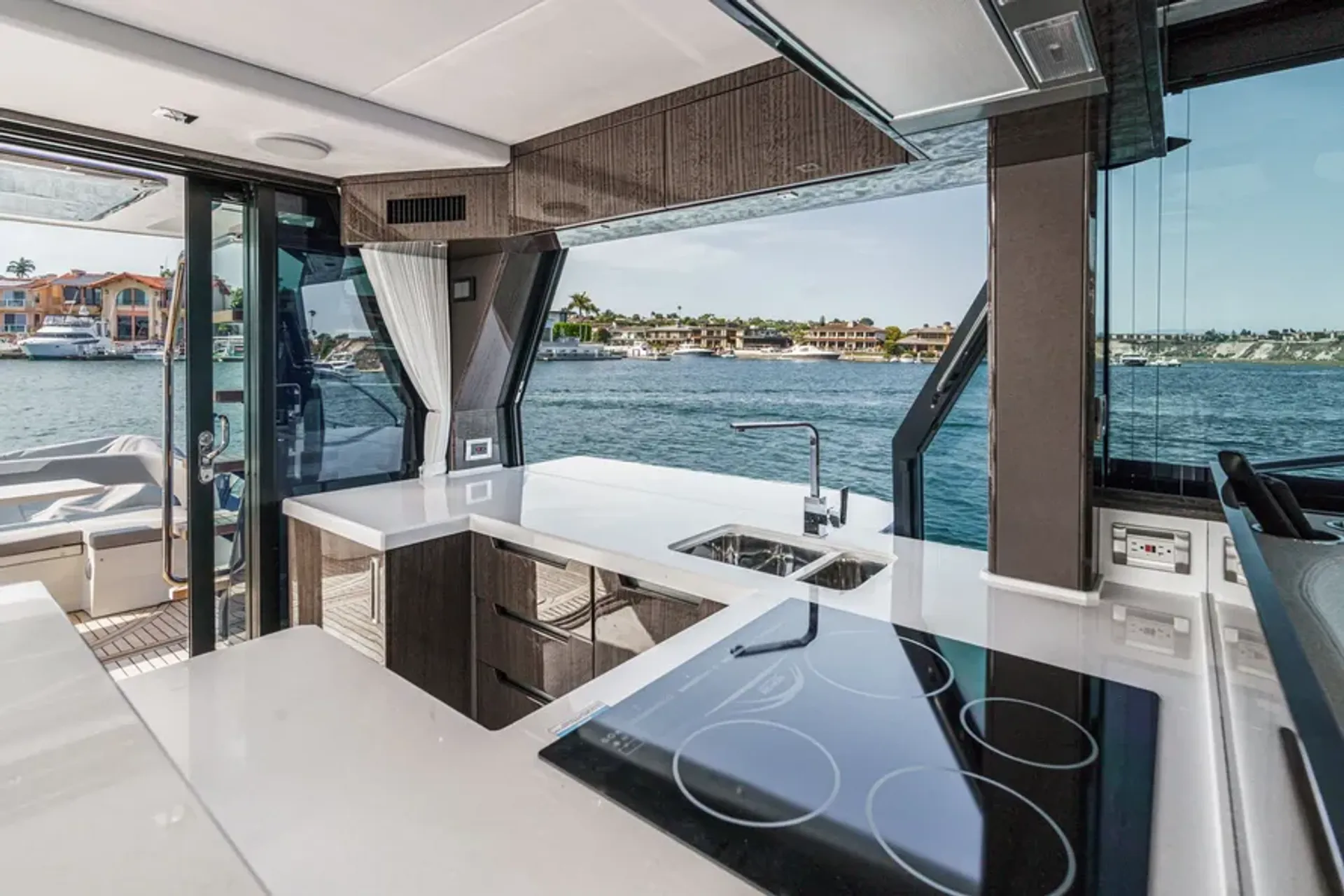 Galeon 500 fly in St. Petersburg, FL — photo 8