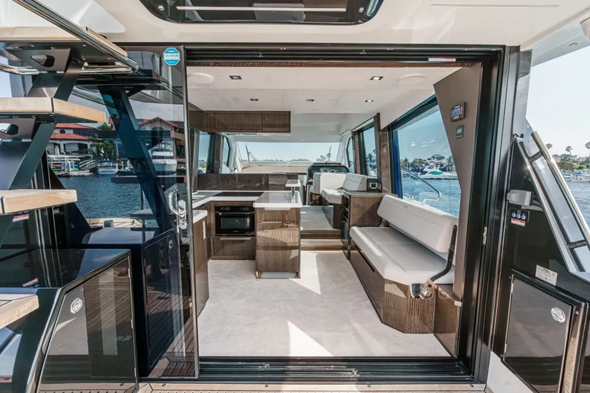 Galeon 500 fly in St. Petersburg, FL — photo 7