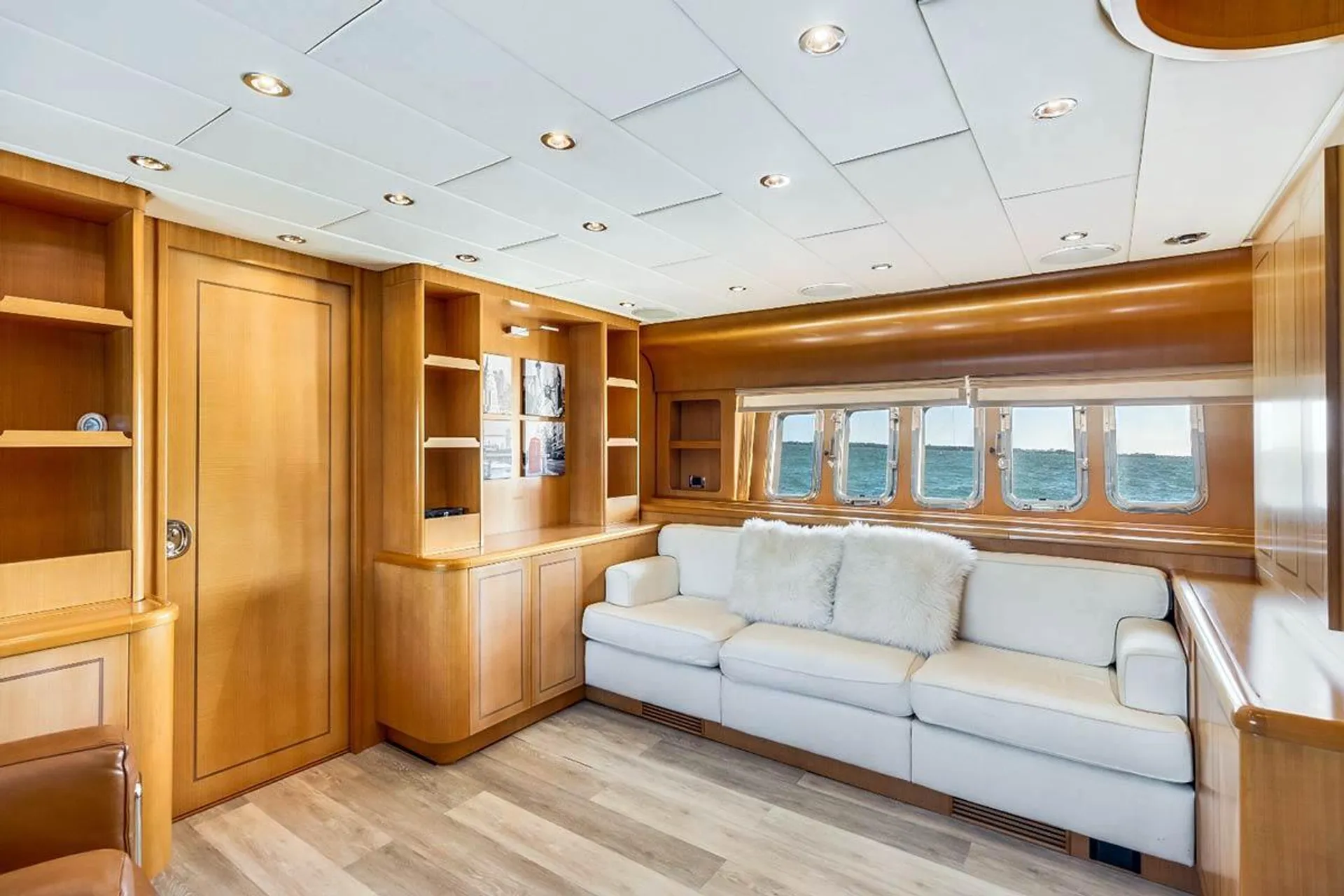 95ft Leopard Pershing Mega Yacht w/Water Toys