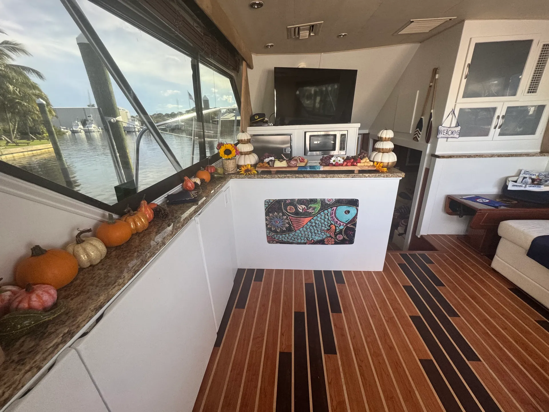 Private Yacht Rental of a stunning 43' Hatteras with Captain