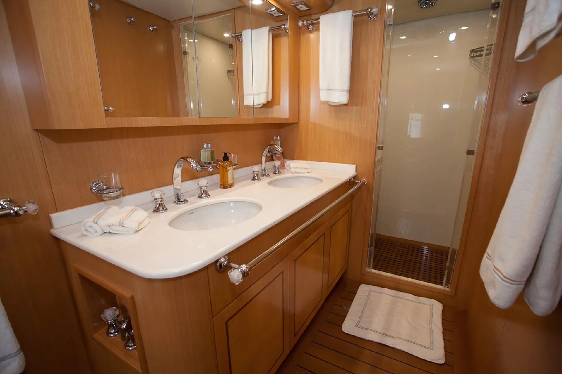 95ft Leopard Pershing Mega Yacht w/Water Toys