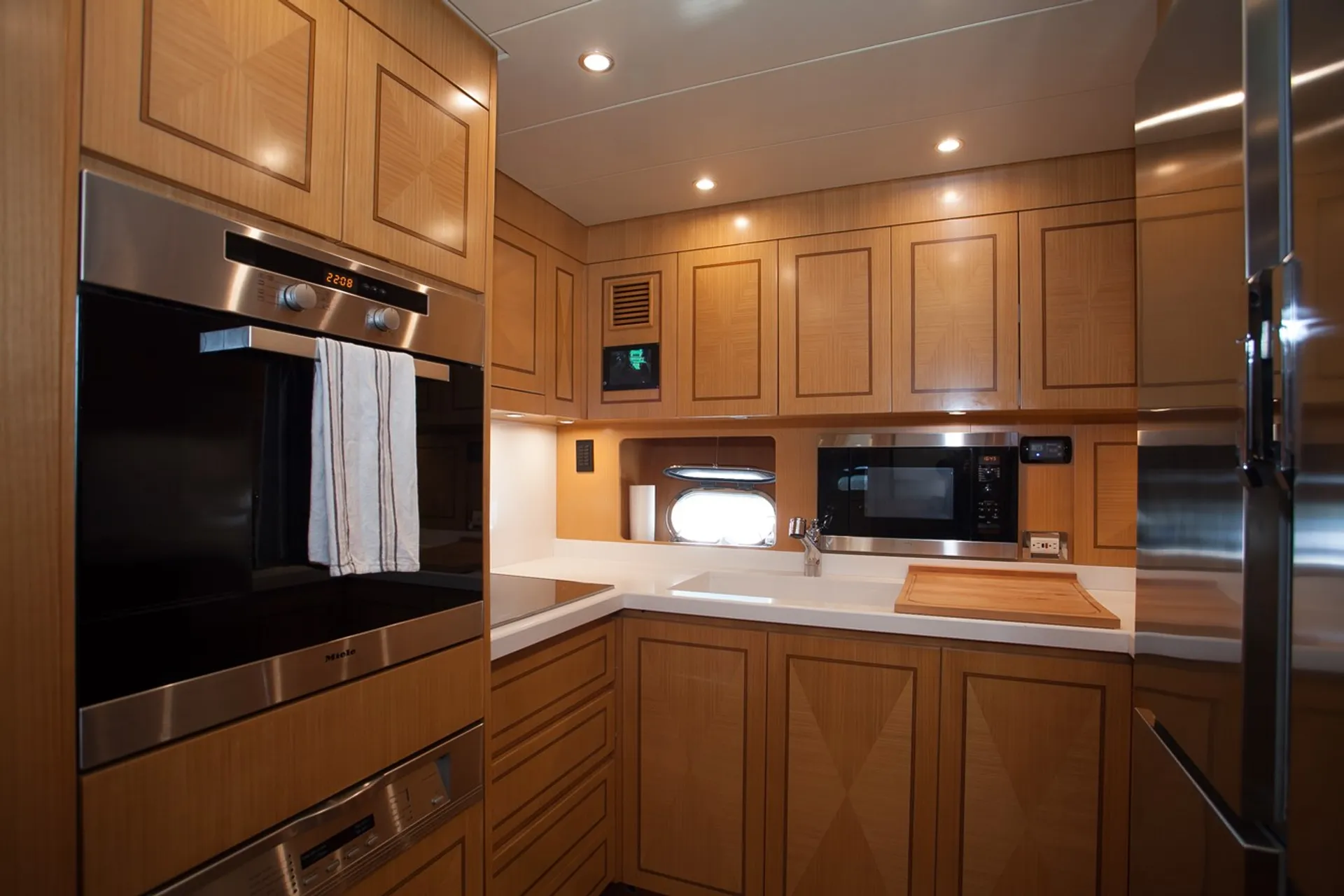 95ft Leopard Pershing Mega Yacht w/Water Toys