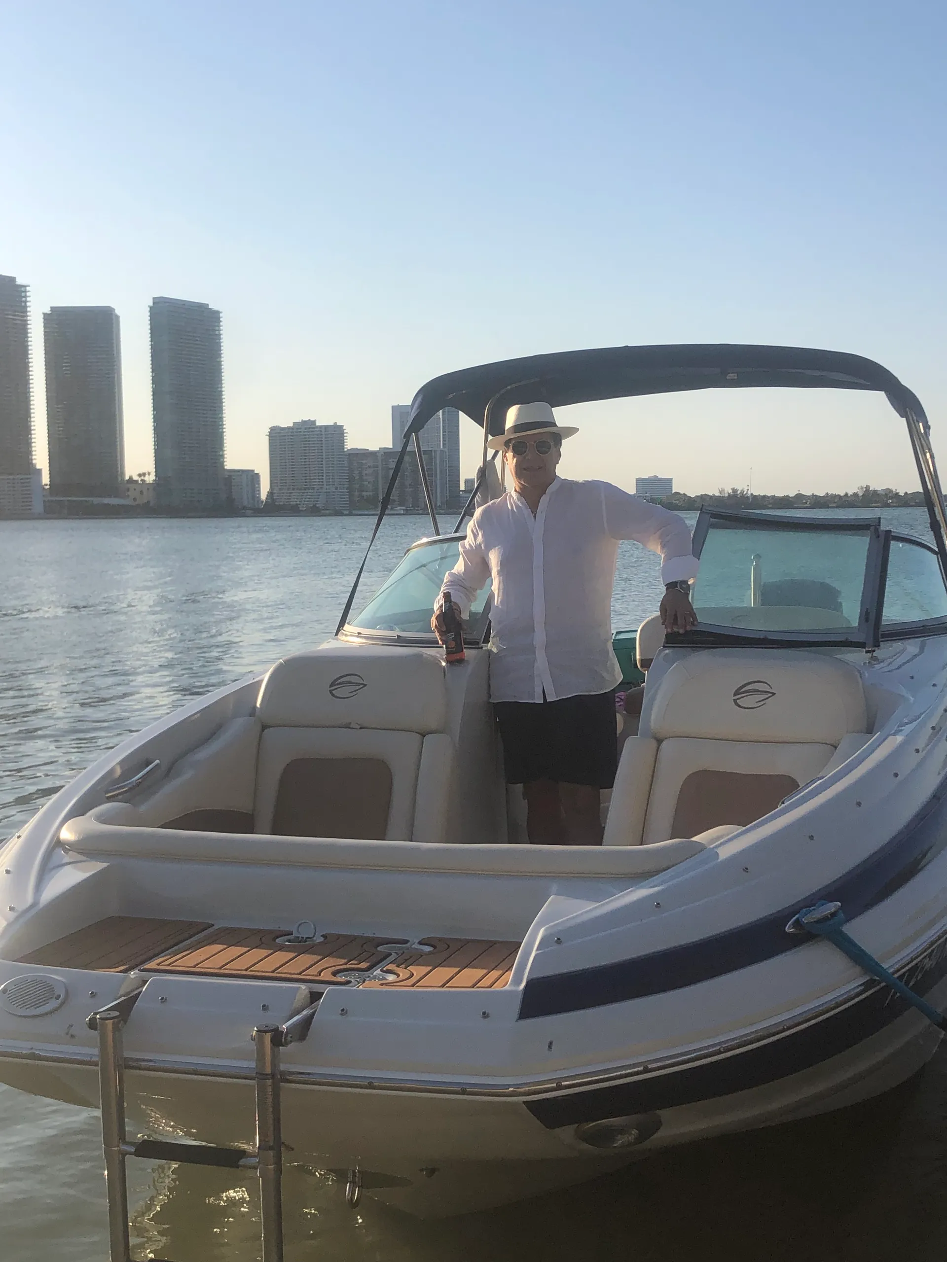 Miami: Celebrity mansions home tour and Private island charter