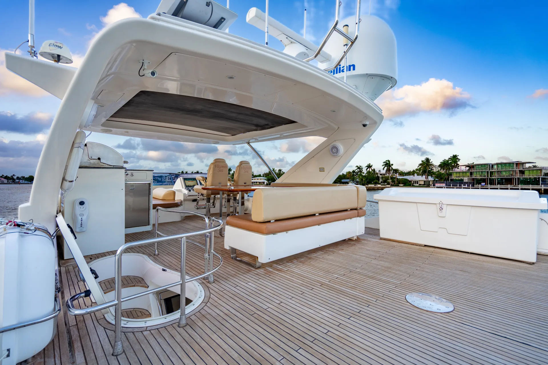 Azimut Yachts 70 in Miami Beach, FL — photo 4