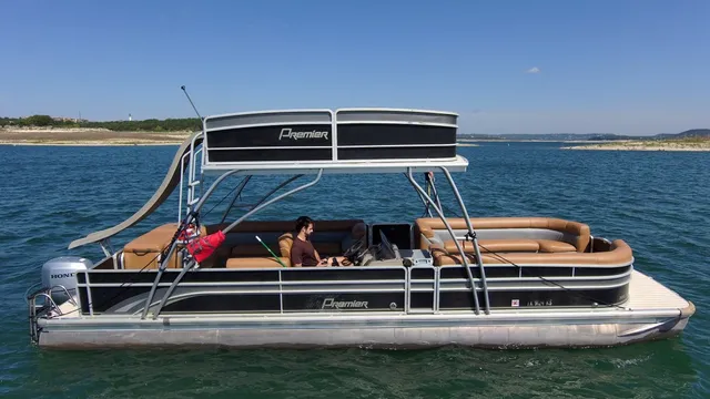 Rent a pontoon in Austin, TX near me