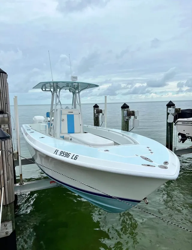 Rent a CONTENDER BOATS center console in Tavernier, FL near me