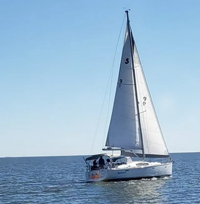 Rent a BENETEAU USA daysailer & weekender in Seabrook, TX near me