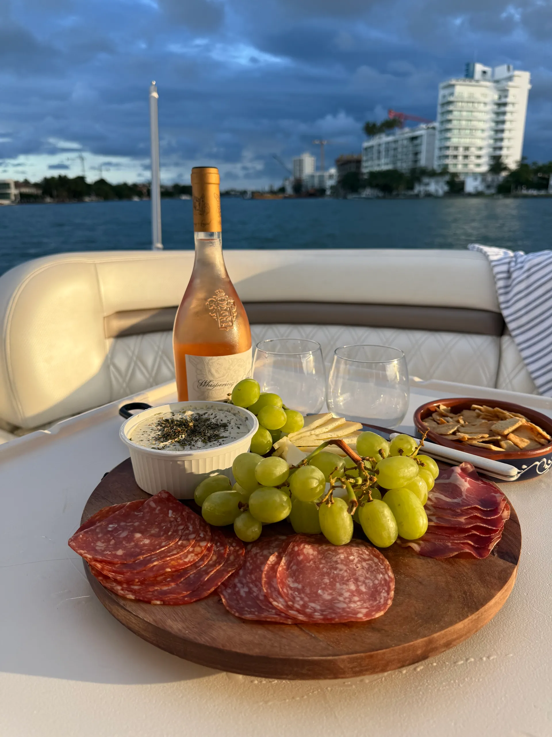 SOLARA ✨🌴 Sail in Style • 52ft Yatch • Space for 13 Guests 🌴✨