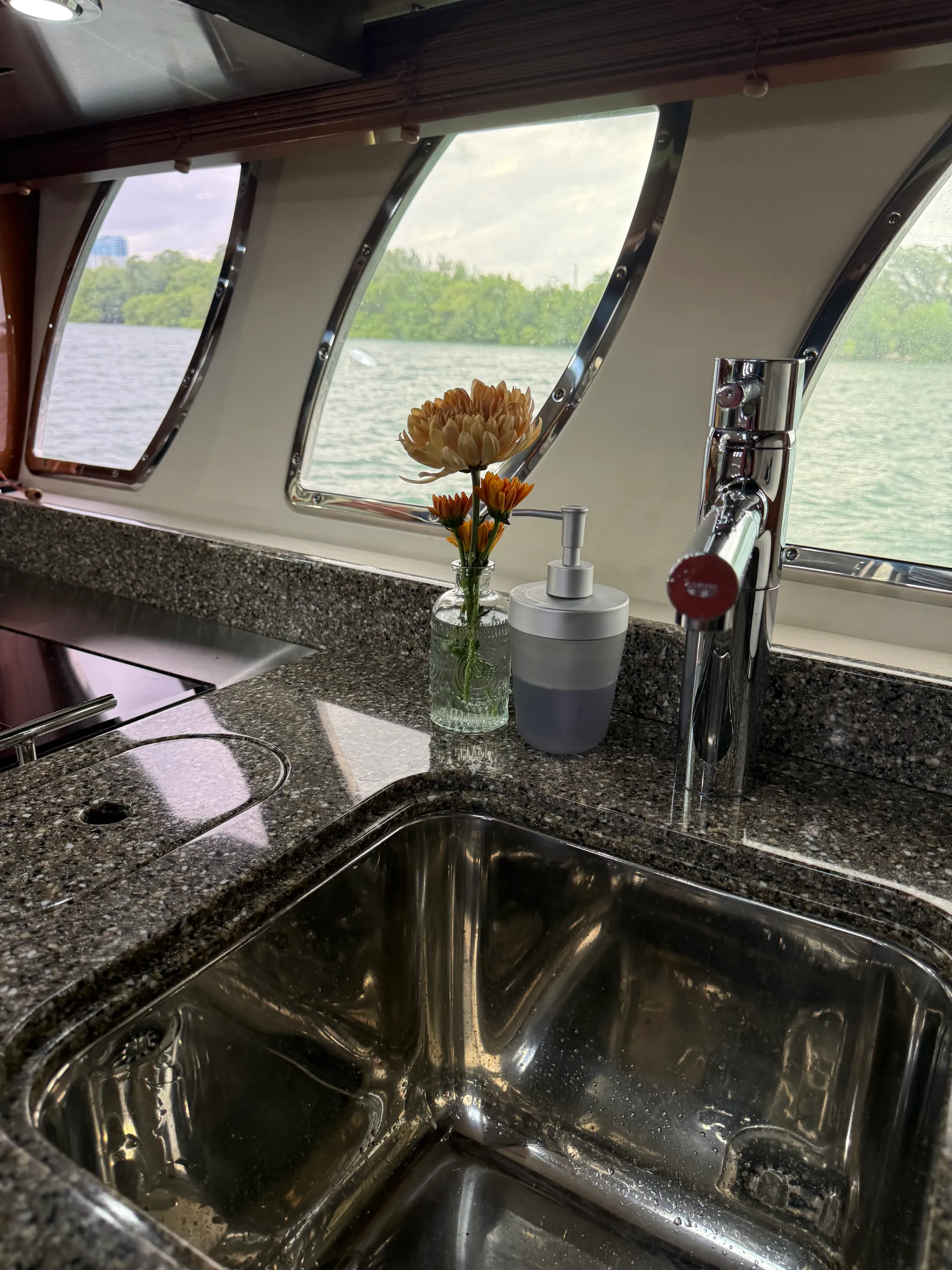 SOLARA ✨🌴 Sail in Style • 52ft Yatch • Space for 13 Guests 🌴✨