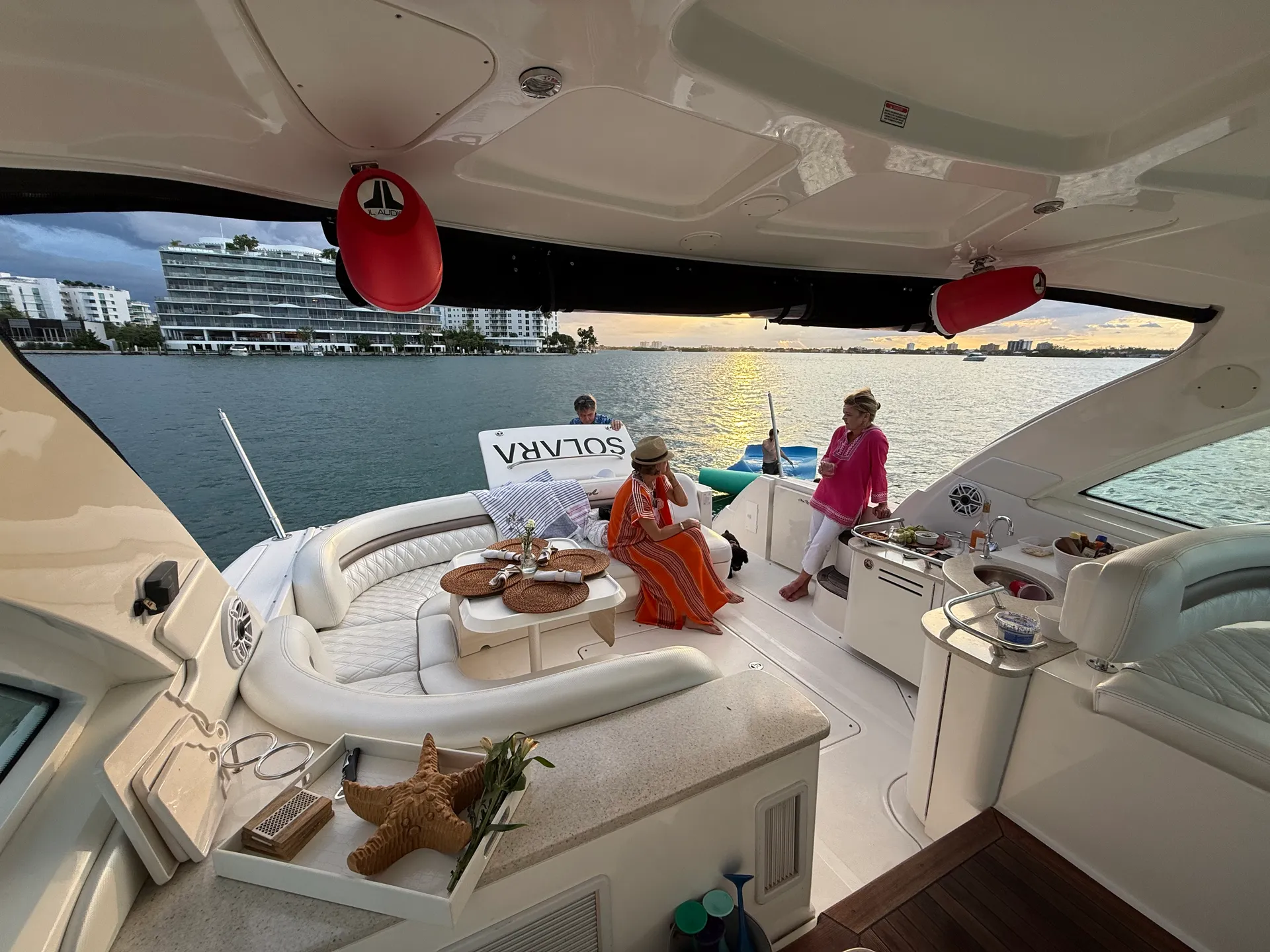 SOLARA ✨🌴 Sail in Style • 52ft Yatch • Space for 13 Guests 🌴✨