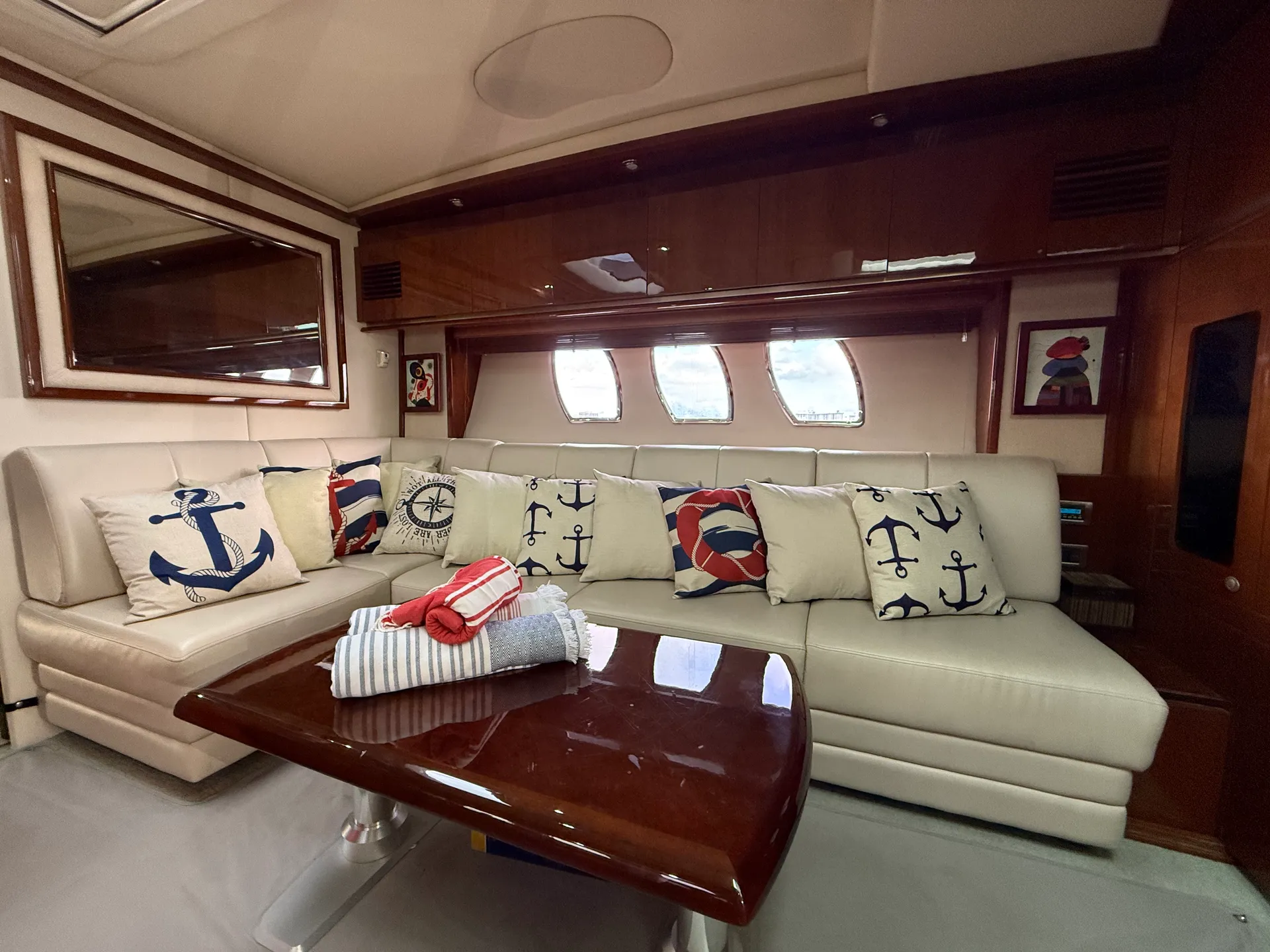 SOLARA ✨🌴 Sail in Style • 52ft Yatch • Space for 13 Guests 🌴✨