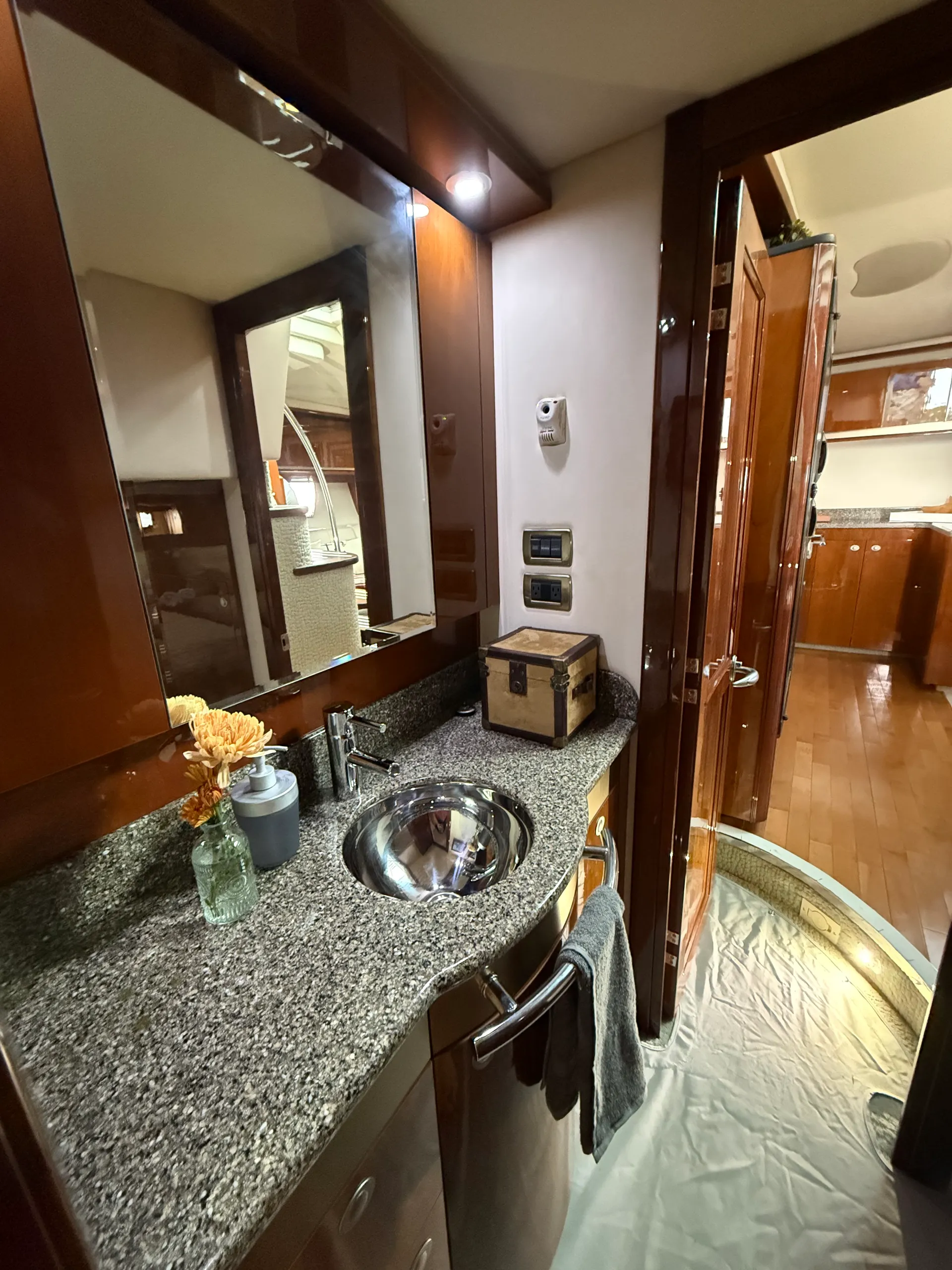 SOLARA ✨🌴 Sail in Style • 52ft Yatch • Space for 13 Guests 🌴✨