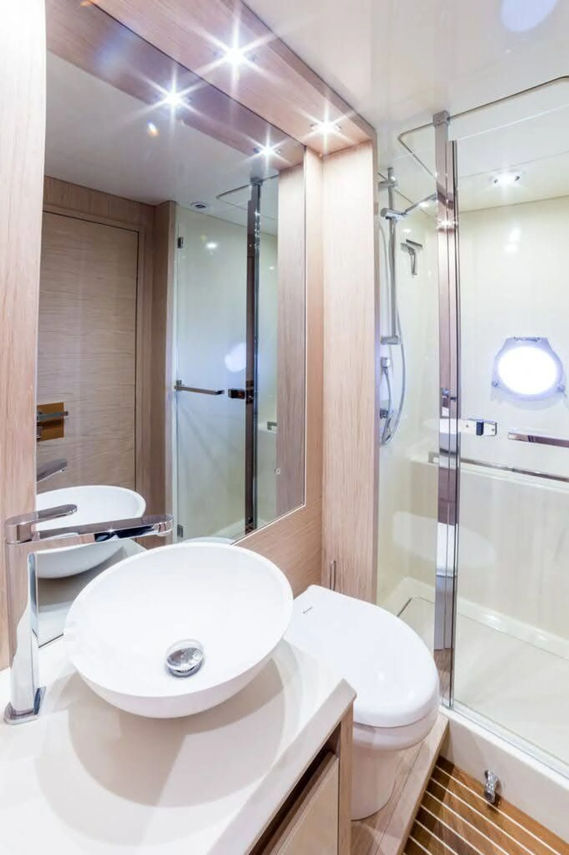 60ft Modern Luxury Monte Carlo MC6 Yacht – Elite Catalina Cruise
