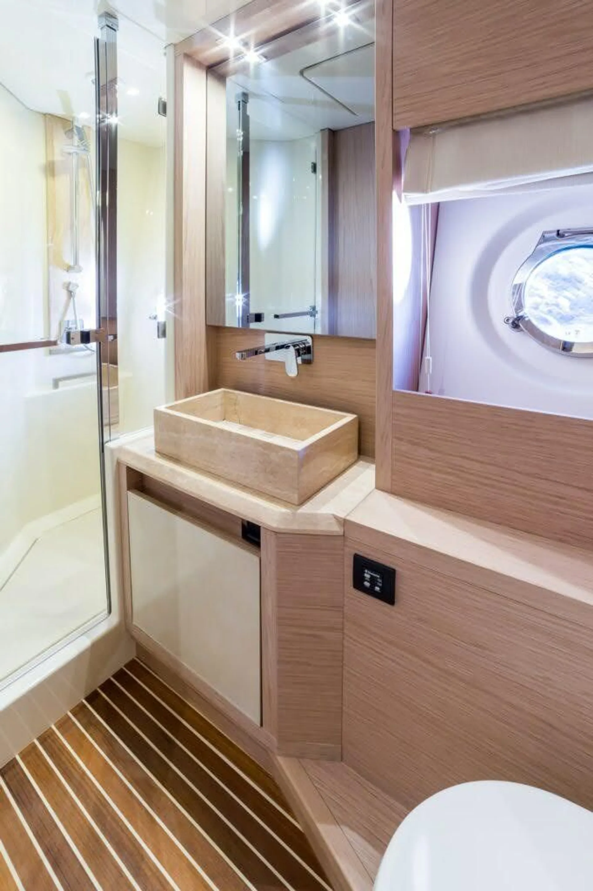 60ft Modern Luxury Monte Carlo MC6 Yacht – Elite Catalina Cruise