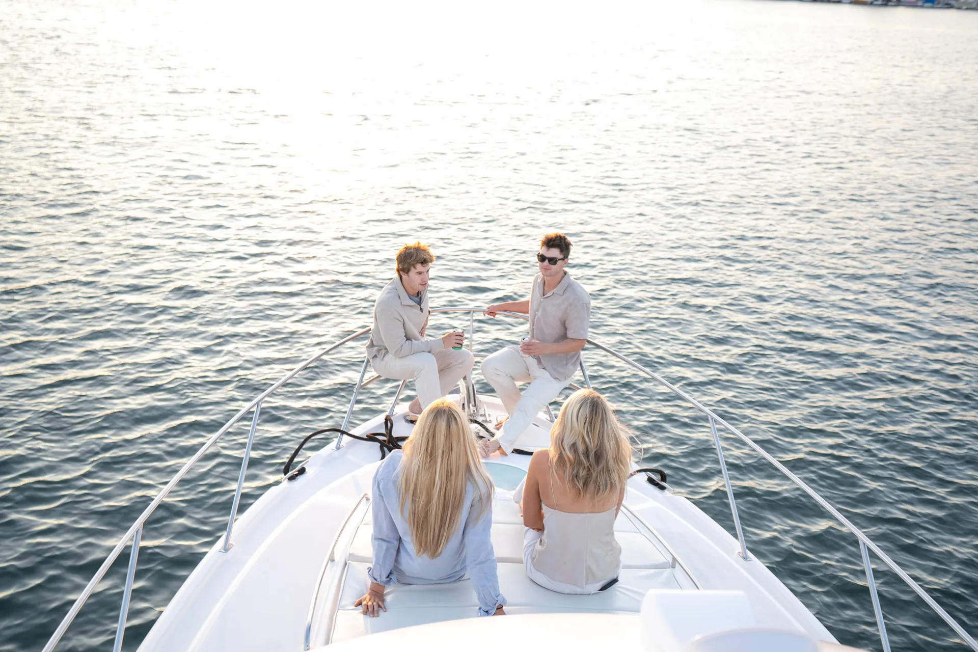 34' Bayliner Command Bridge Cruiser with Flybridge in Los Angeles