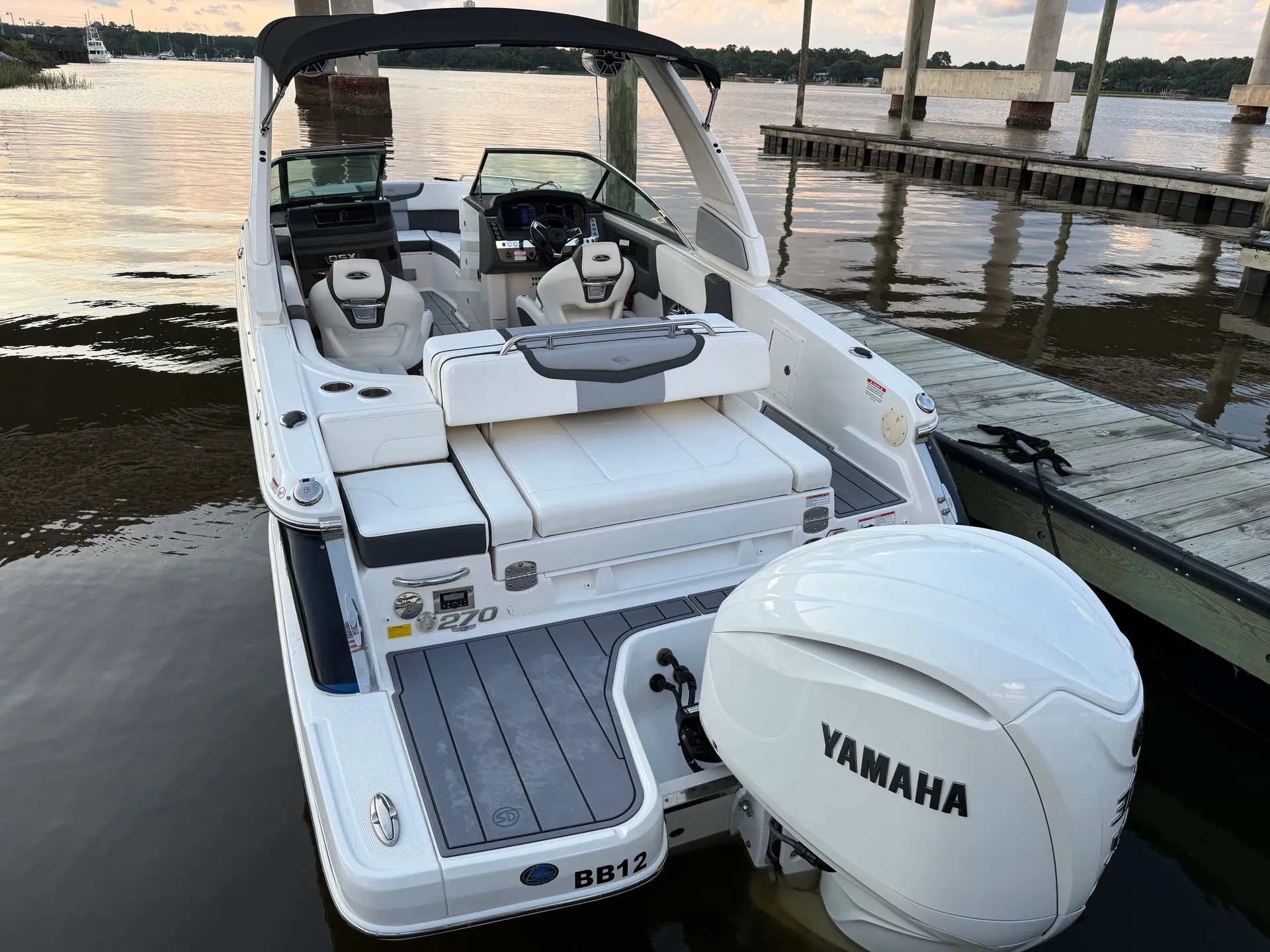 Luxury 28 Foot Charleston Boat Charter