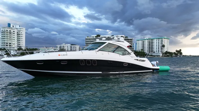 Rent a SEA RAY BOATS bow rider in Fort Lauderdale, FL near me