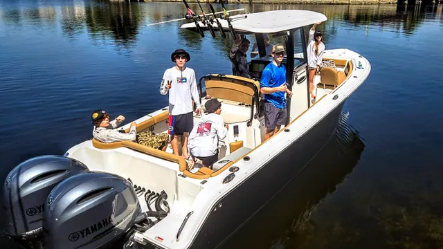 Rent a SEA HUNT BOATS center console in Pompano Beach, FL near me