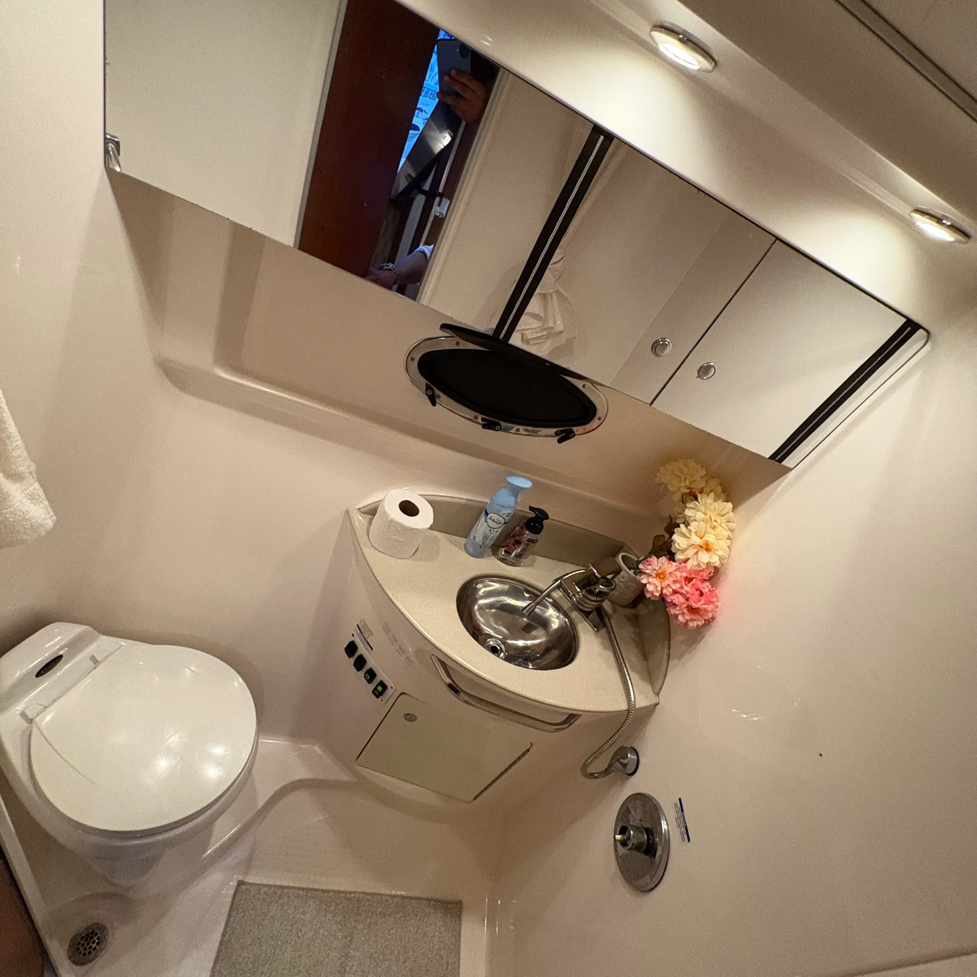 Good times in a luxury yacht in Marina del Rey