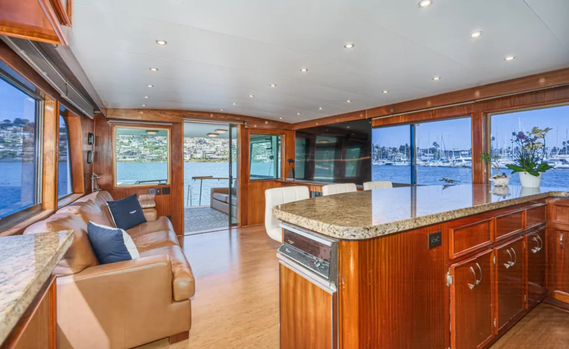 THE MOST FUN LUXURY YACHT RENTAL IN SAN DIEGO