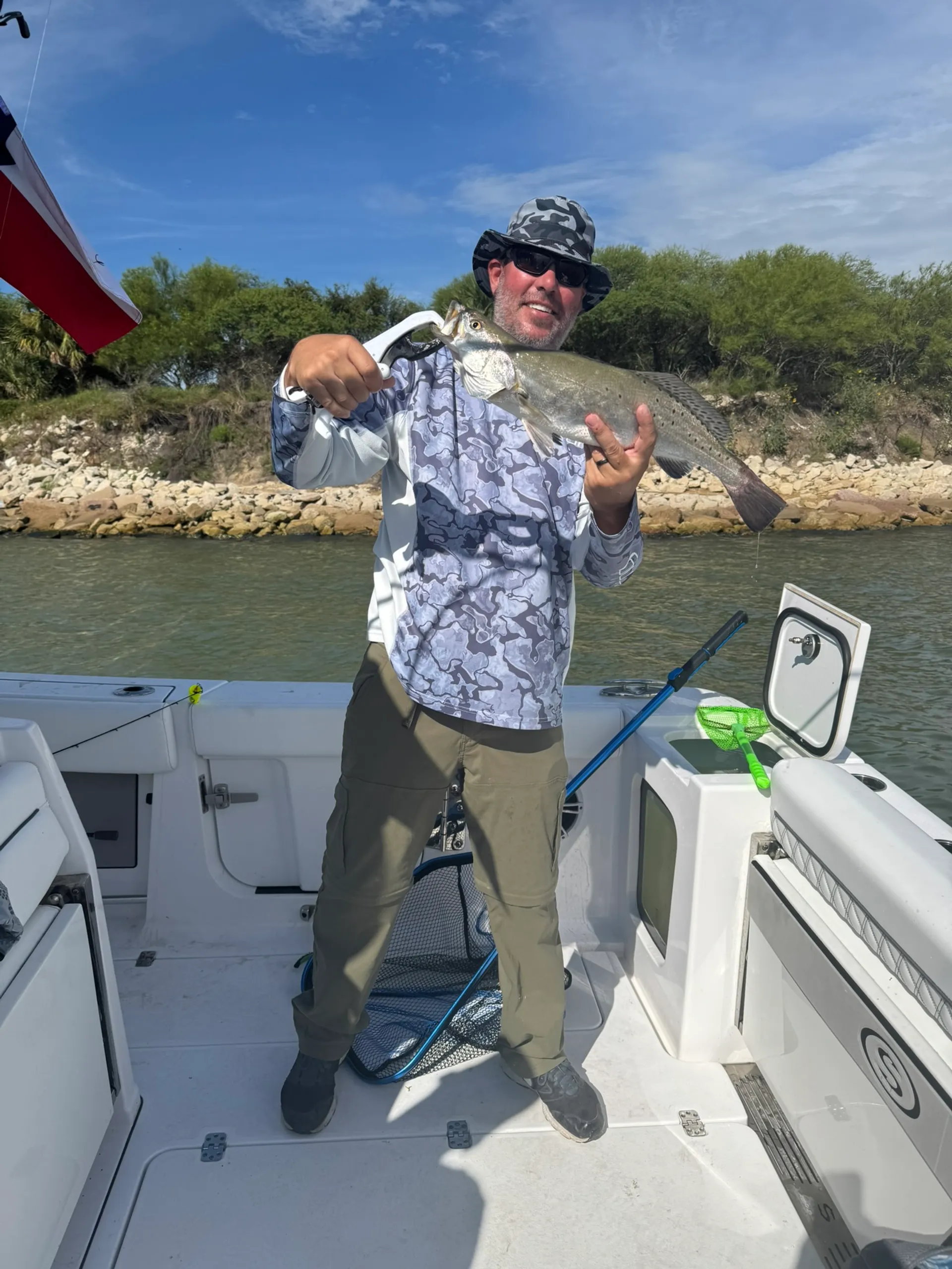 Cruise in Comfort – 2025 Sportsman 32' Seakeeper