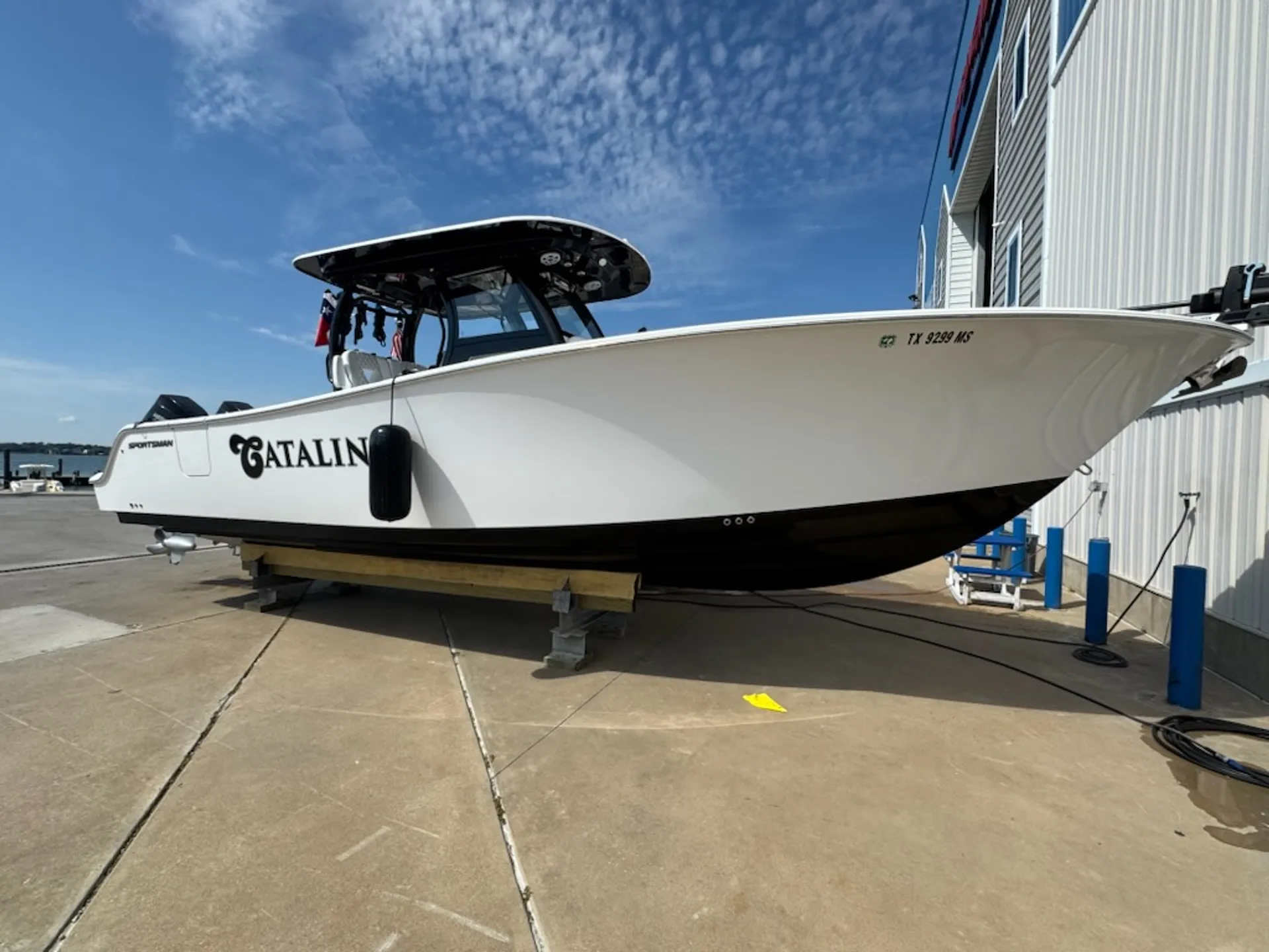 Cruise in Comfort – 2025 Sportsman 32' Seakeeper