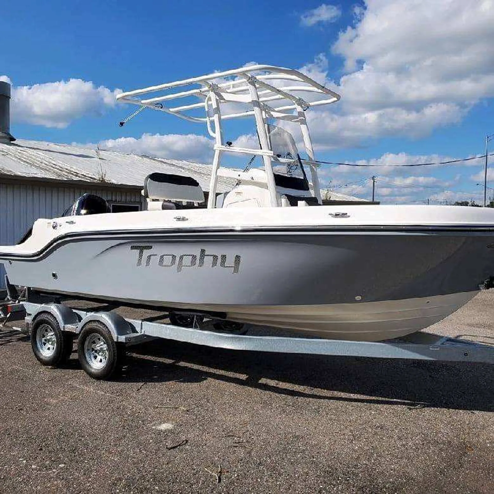 Trophy Bayliner Center Console – 20ft