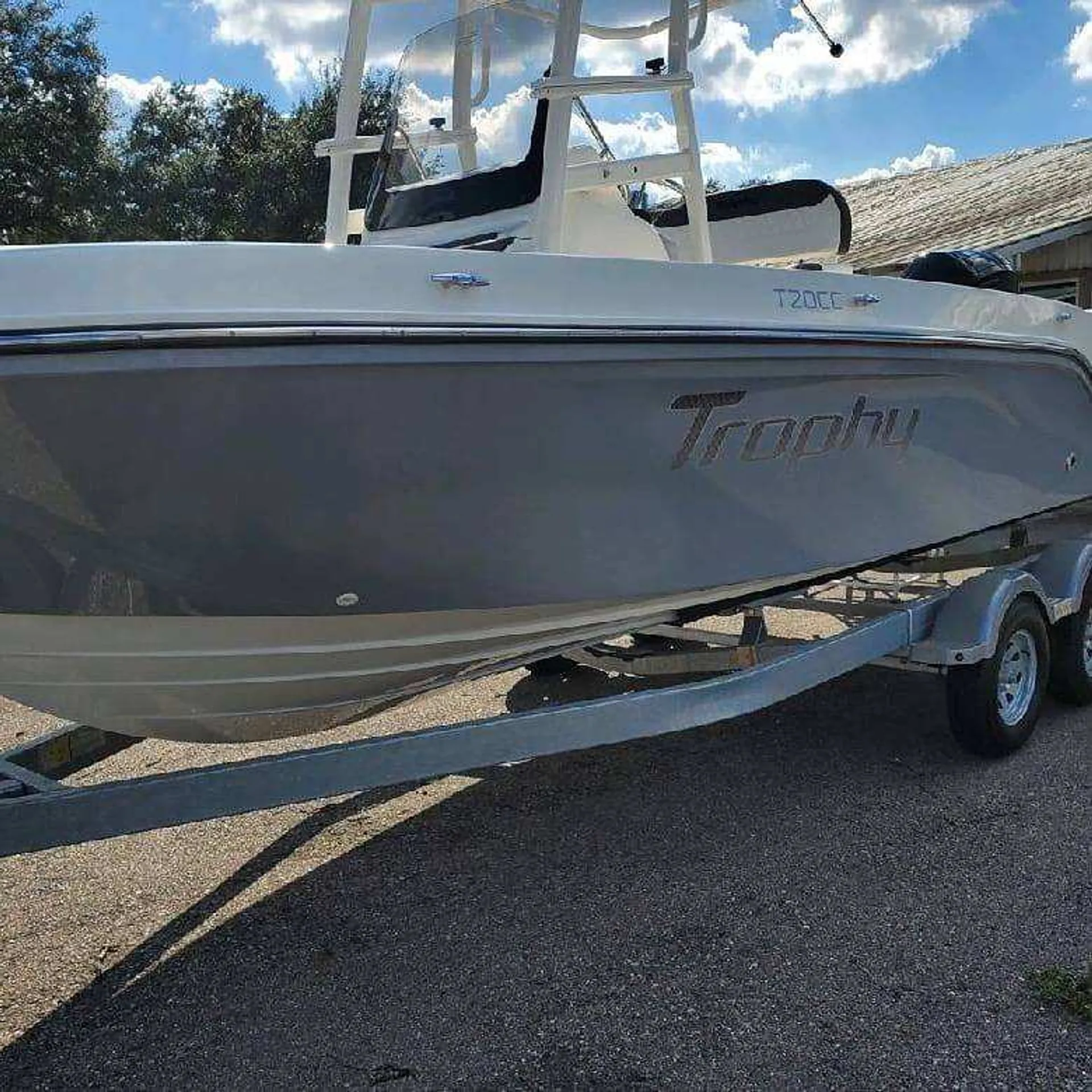 Trophy Bayliner Center Console – 20ft