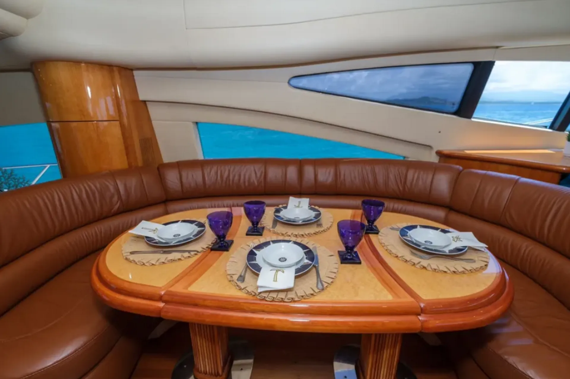 Azimut 70 – Premier Luxury Yacht Charter to Palomino Islands