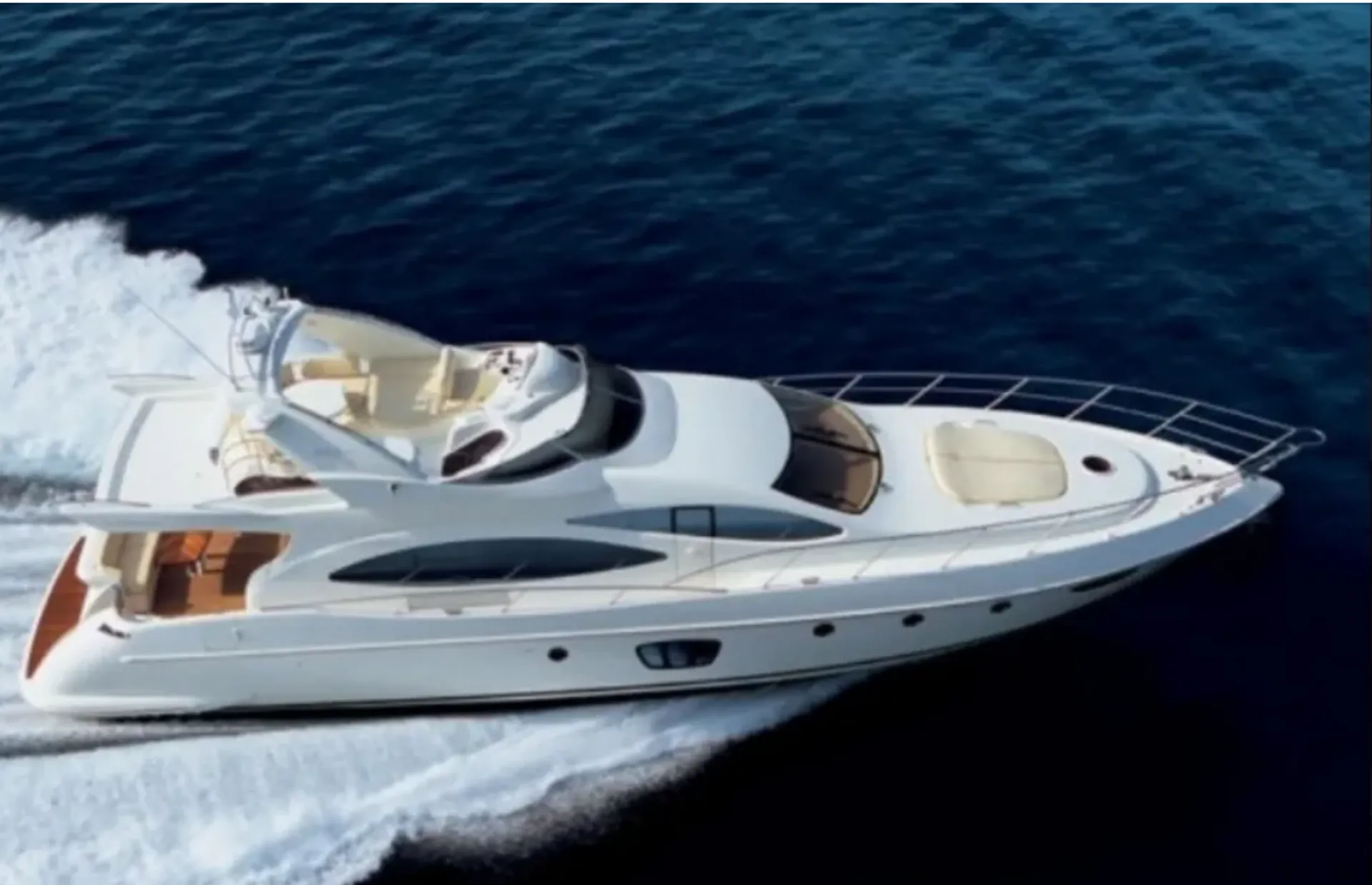 Azimut 70 – Premier Luxury Yacht Charter to Palomino Islands